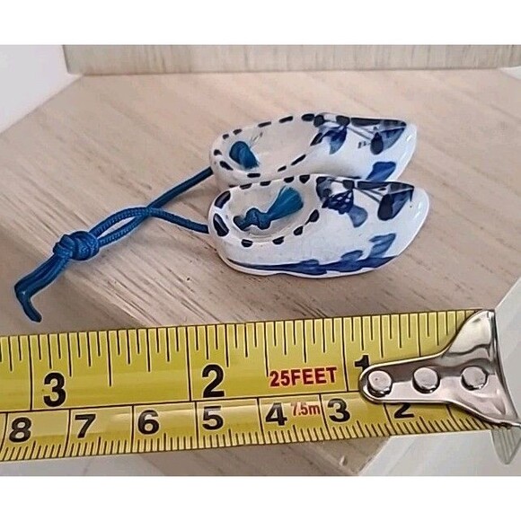 Vintage Handpainted Delft Holland Porcelain Dutch Miniature Clogs Shoes Windmill - Picture 5 of 6